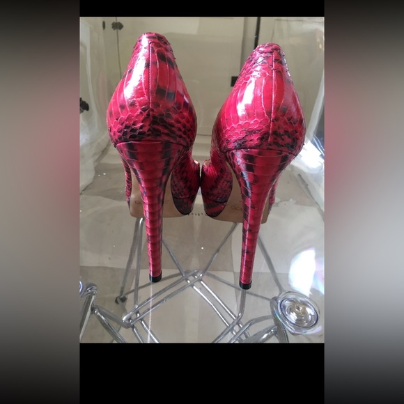Jimmy Choo Red Snakeskin Leather Pumps Sz. 40 US 9 NEW! - Picture 6 of 9